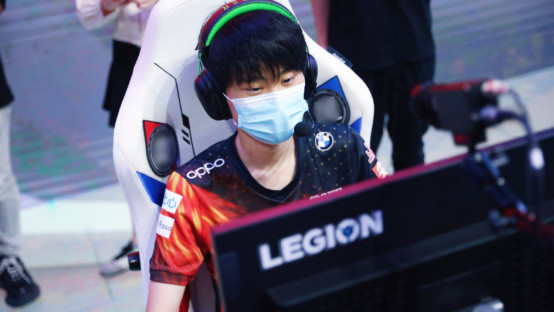 他们不仅展 他们不仅展