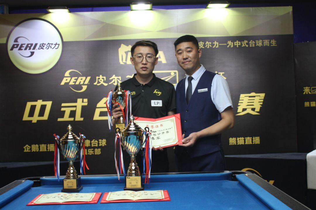 布云朝克特 布云朝克特